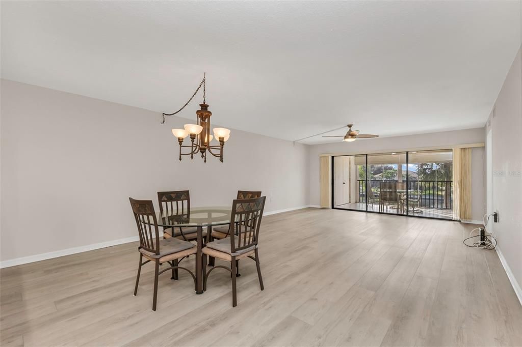 For Sale: $225,000 (2 beds, 2 baths, 1394 Square Feet)