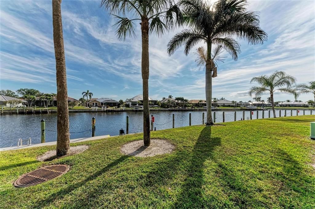 For Sale: $225,000 (2 beds, 2 baths, 1394 Square Feet)