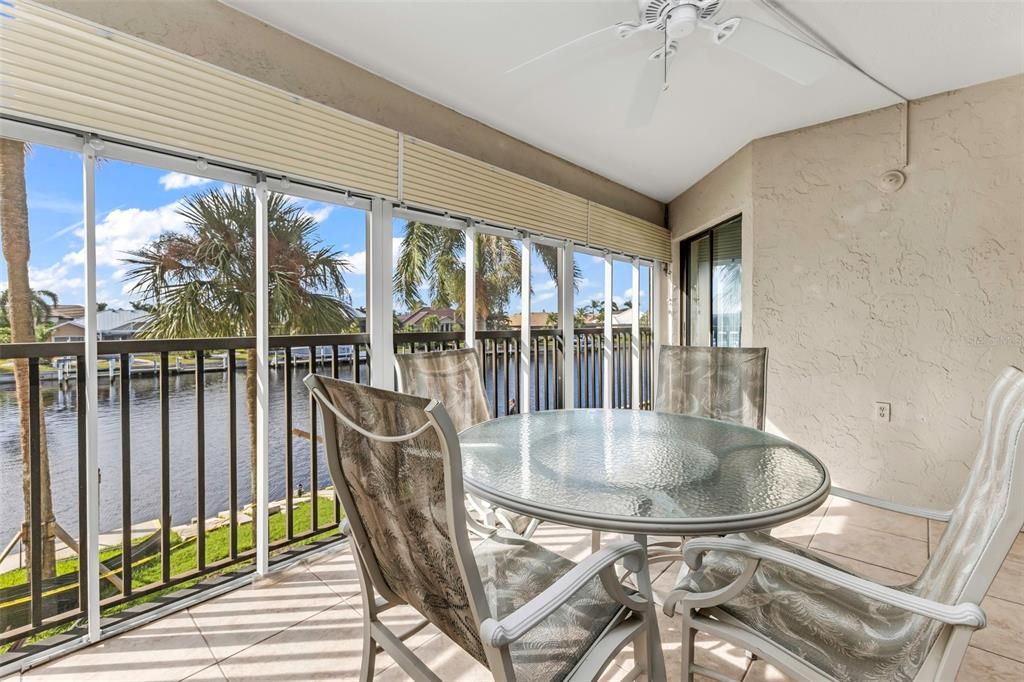 For Sale: $225,000 (2 beds, 2 baths, 1394 Square Feet)