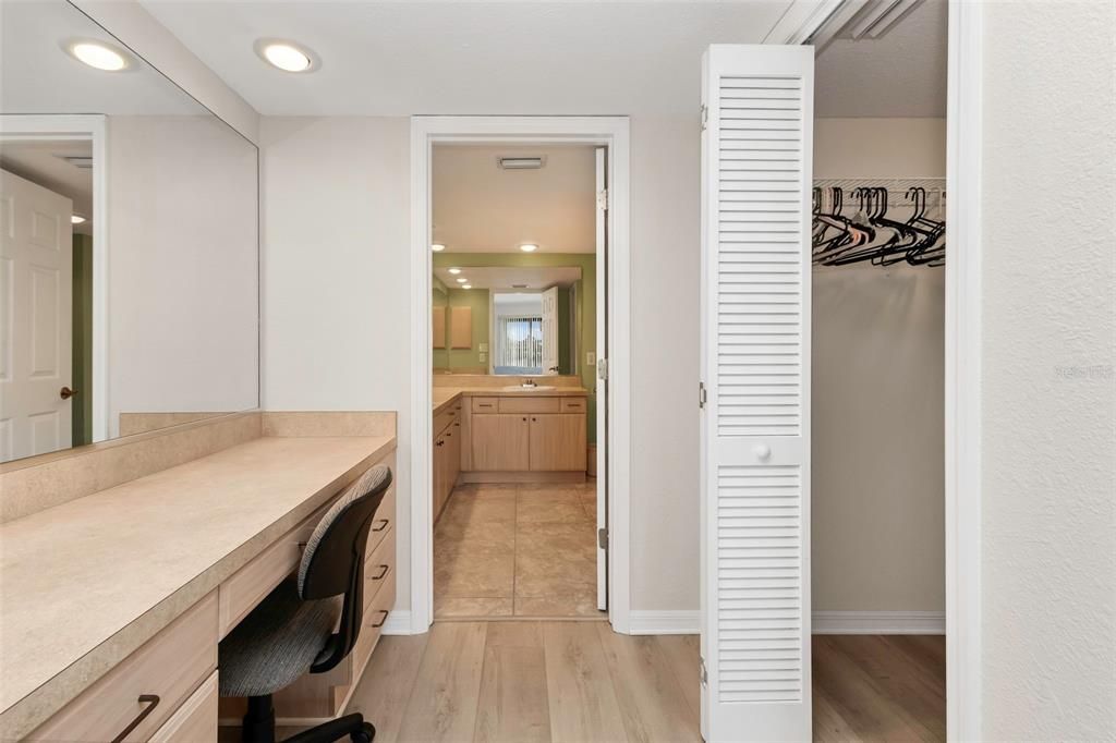 For Sale: $225,000 (2 beds, 2 baths, 1394 Square Feet)