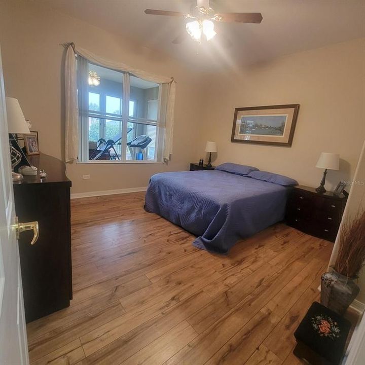 For Sale: $349,000 (2 beds, 2 baths, 1870 Square Feet)