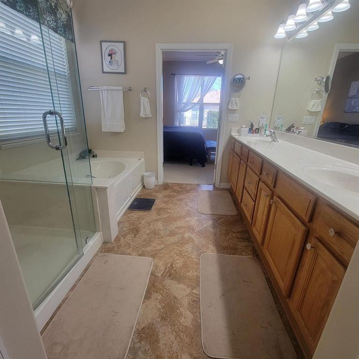 For Sale: $349,000 (2 beds, 2 baths, 1870 Square Feet)