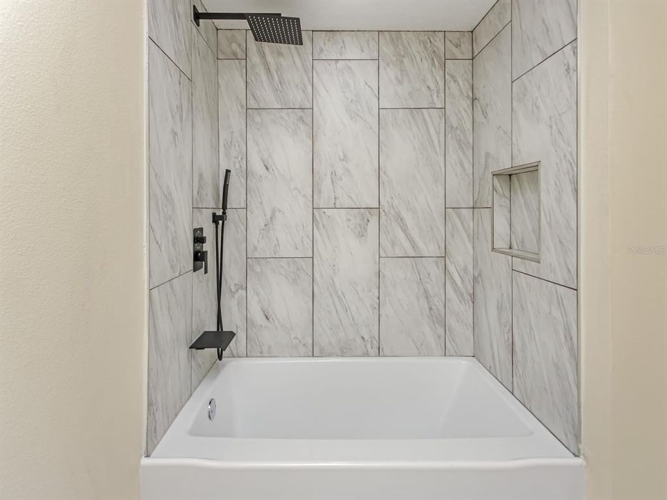 На продажу: $289,999 (3 спален, 2 ванн, 1026 Квадратных фут)