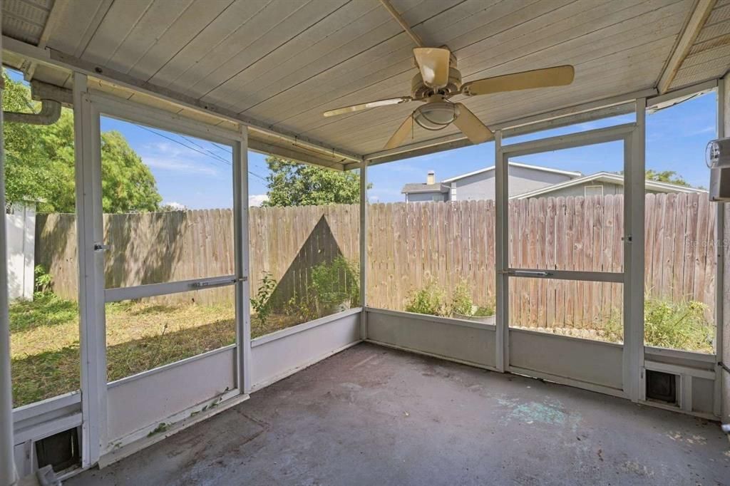 На продажу: $175,000 (2 спален, 2 ванн, 1060 Квадратных фут)