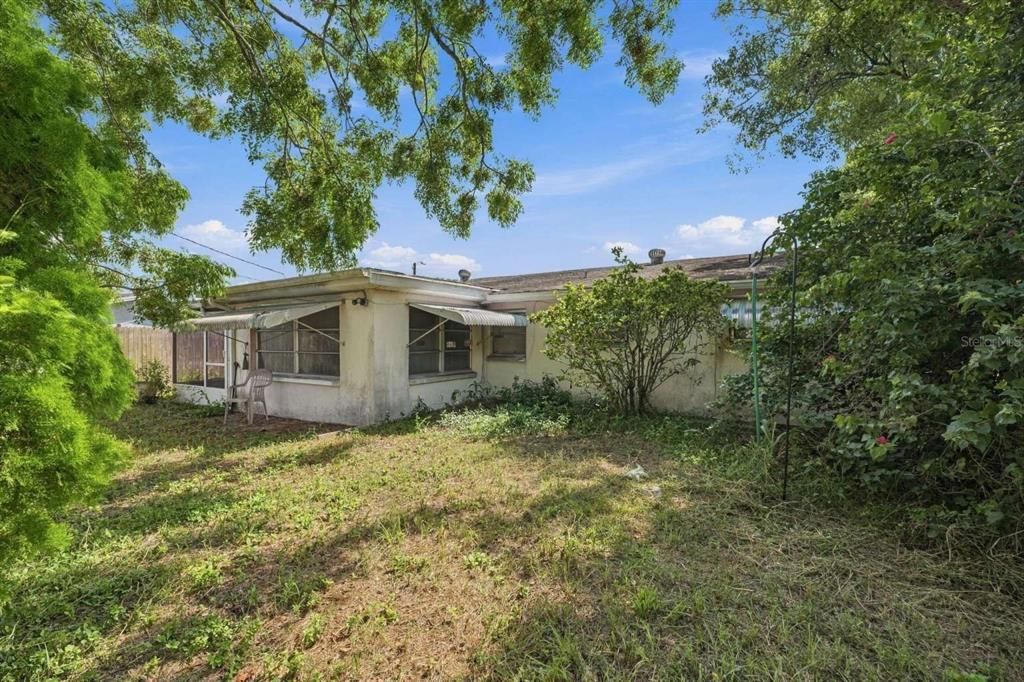 На продажу: $175,000 (2 спален, 2 ванн, 1060 Квадратных фут)