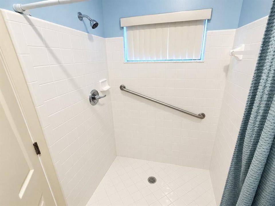 En Venta: $325,000 (3 camas, 2 baños, 1867 Pies cuadrados)