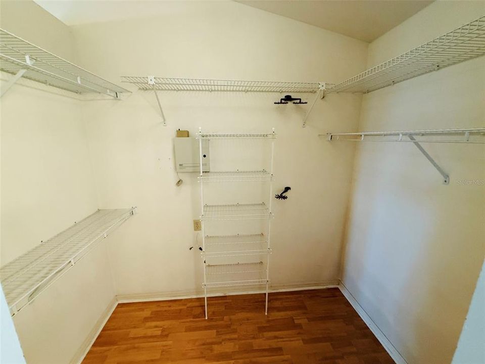 En Venta: $325,000 (3 camas, 2 baños, 1867 Pies cuadrados)