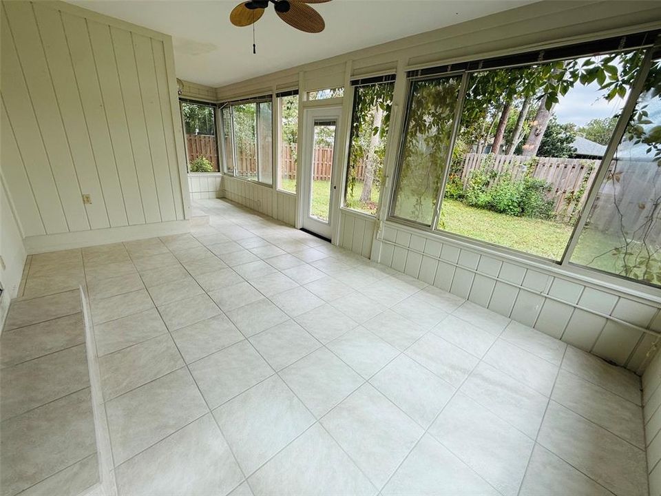 En Venta: $325,000 (3 camas, 2 baños, 1867 Pies cuadrados)