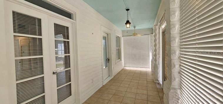 For Rent: $1,700 (1 beds, 1 baths, 840 Square Feet)