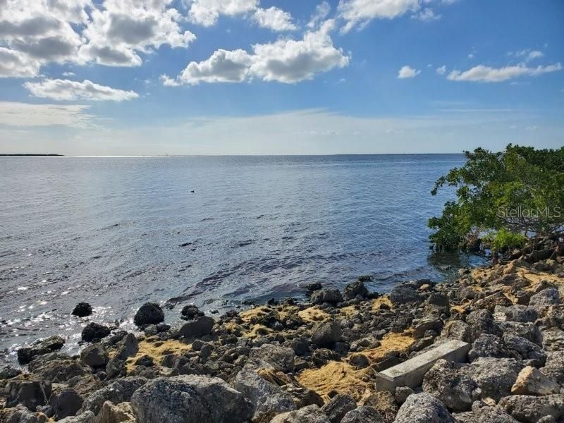 For Rent: $1,700 (1 beds, 1 baths, 840 Square Feet)
