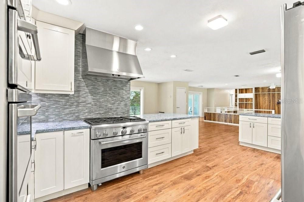 For Sale: $849,000 (4 beds, 4 baths, 2980 Square Feet)