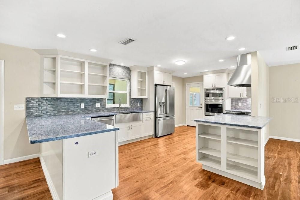 For Sale: $849,000 (4 beds, 4 baths, 2980 Square Feet)