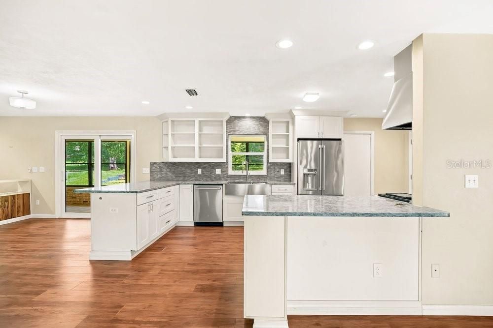 For Sale: $849,000 (4 beds, 4 baths, 2980 Square Feet)