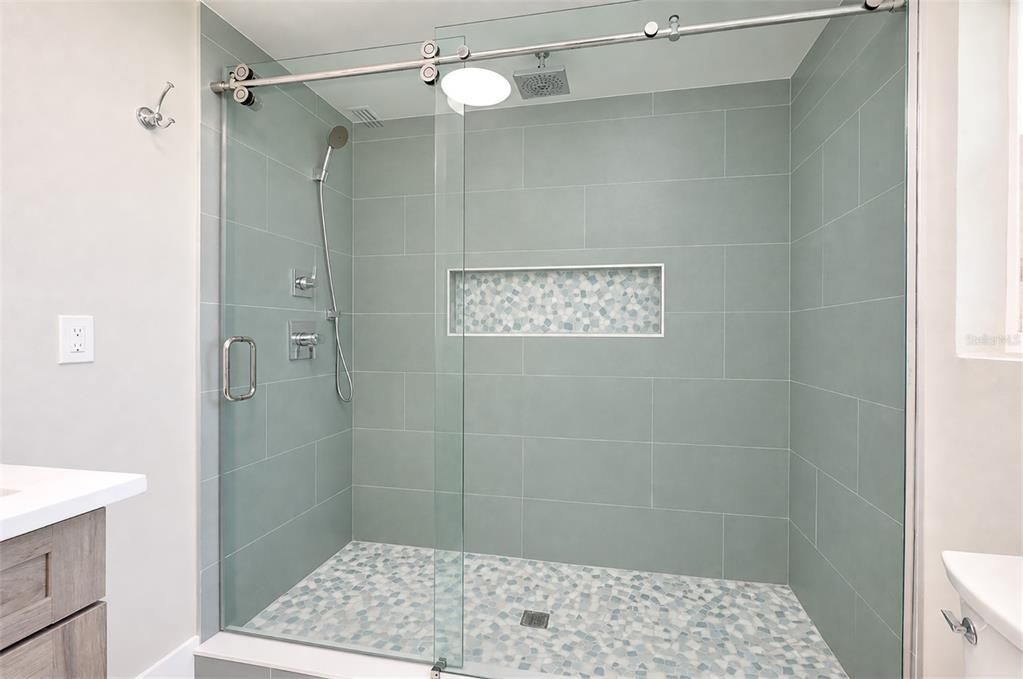 En Venta: $750,000 (3 camas, 2 baños, 1592 Pies cuadrados)