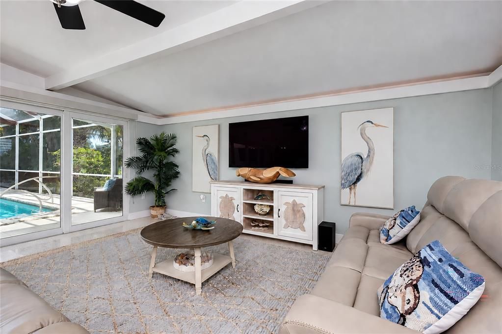 En Venta: $750,000 (3 camas, 2 baños, 1592 Pies cuadrados)