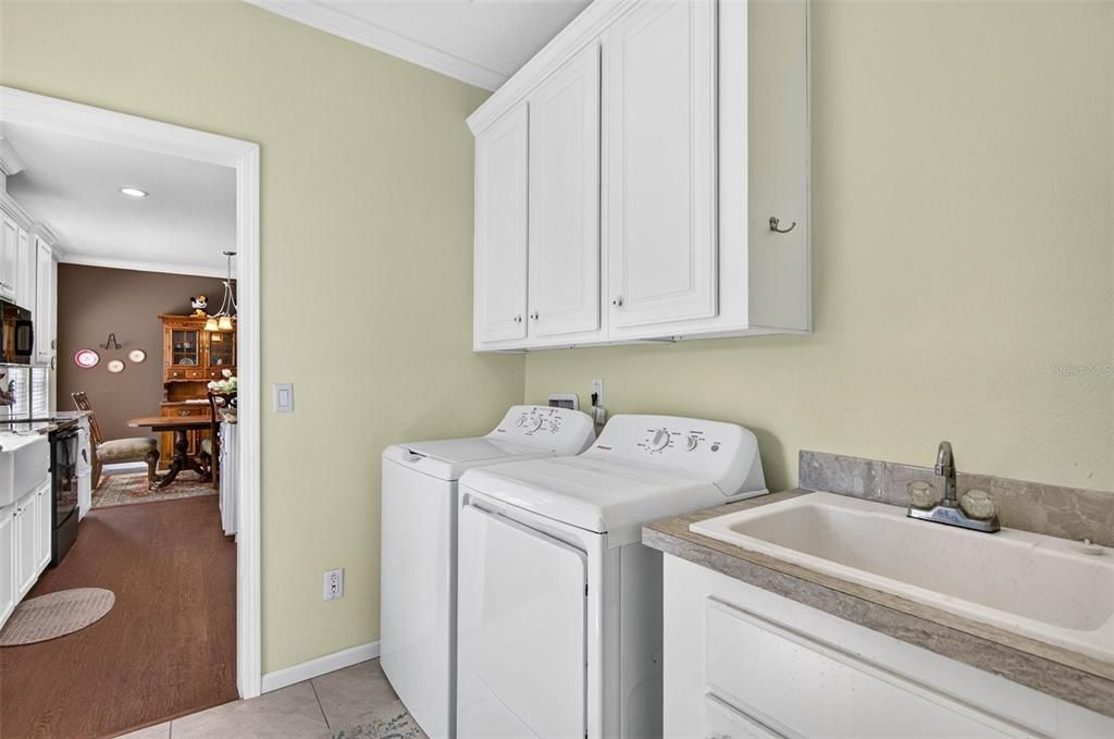 For Sale: $425,000 (3 beds, 2 baths, 1612 Square Feet)