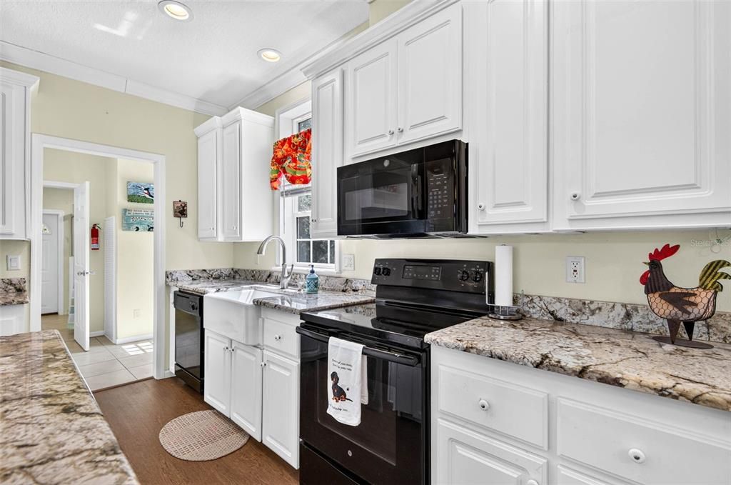 For Sale: $425,000 (3 beds, 2 baths, 1612 Square Feet)