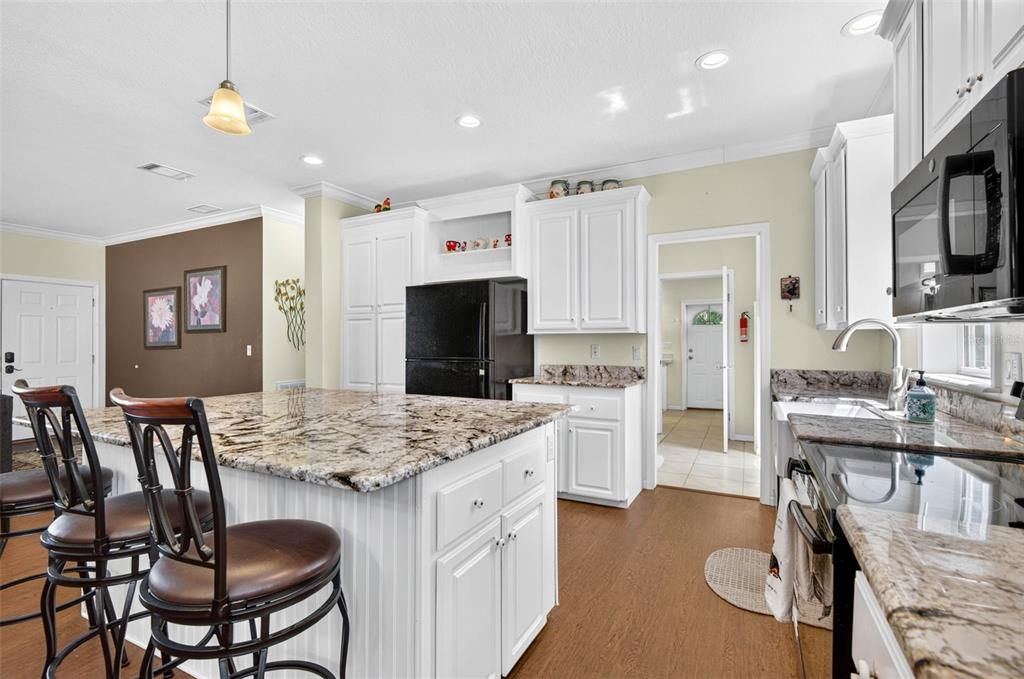 For Sale: $425,000 (3 beds, 2 baths, 1612 Square Feet)