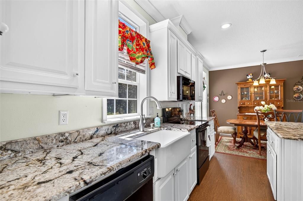 For Sale: $425,000 (3 beds, 2 baths, 1612 Square Feet)