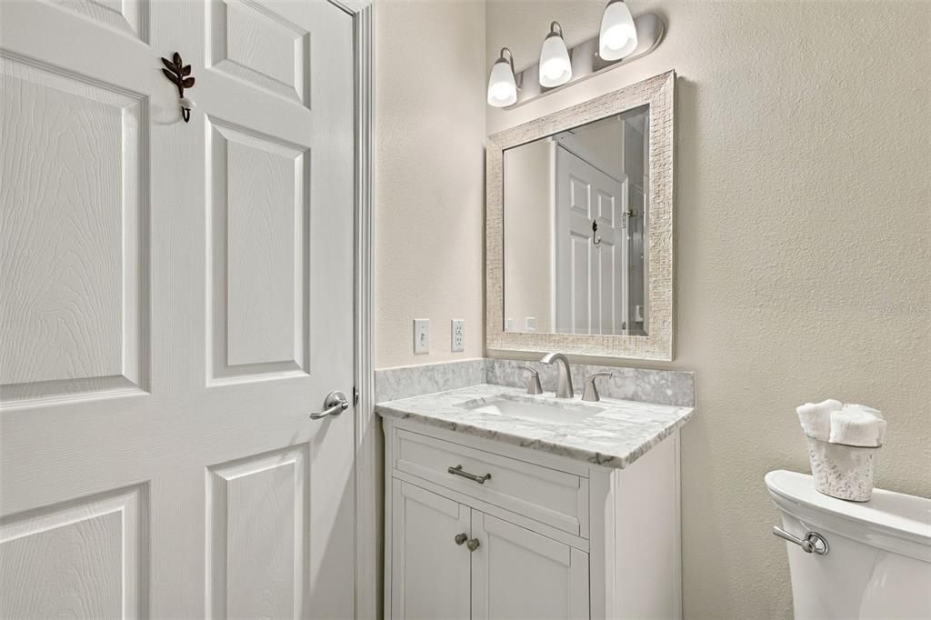For Sale: $399,000 (2 beds, 2 baths, 1141 Square Feet)