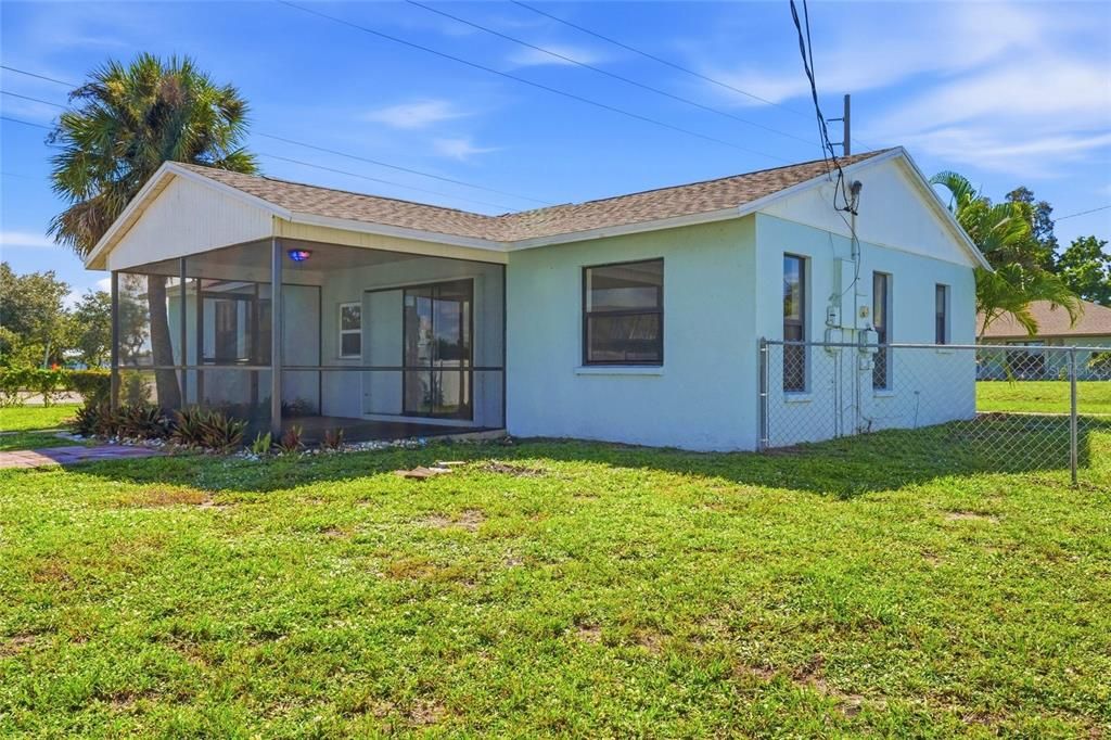 For Sale: $265,000 (2 beds, 2 baths, 1262 Square Feet)