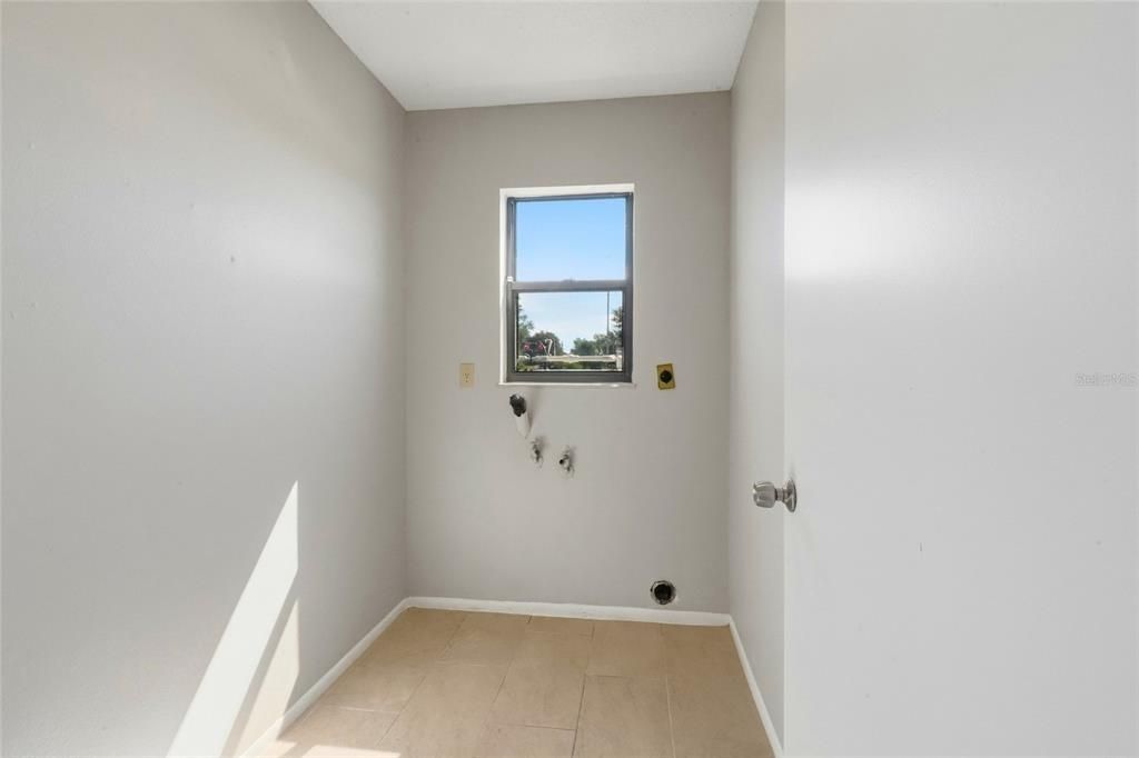 For Sale: $265,000 (2 beds, 2 baths, 1262 Square Feet)