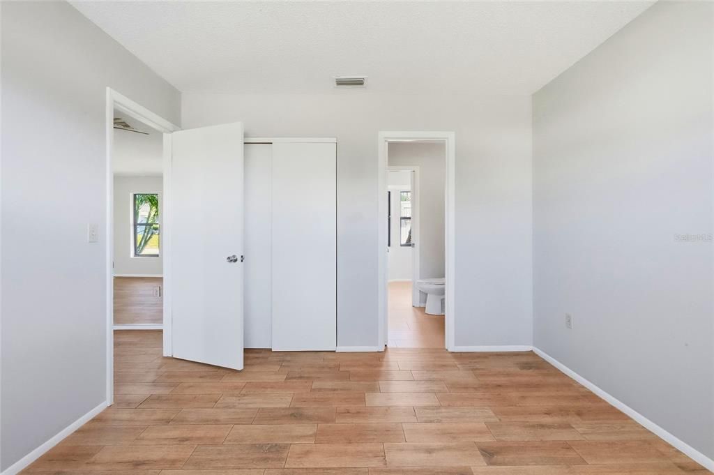 For Sale: $265,000 (2 beds, 2 baths, 1262 Square Feet)