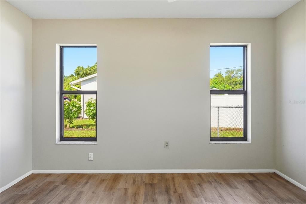For Sale: $265,000 (2 beds, 2 baths, 1262 Square Feet)