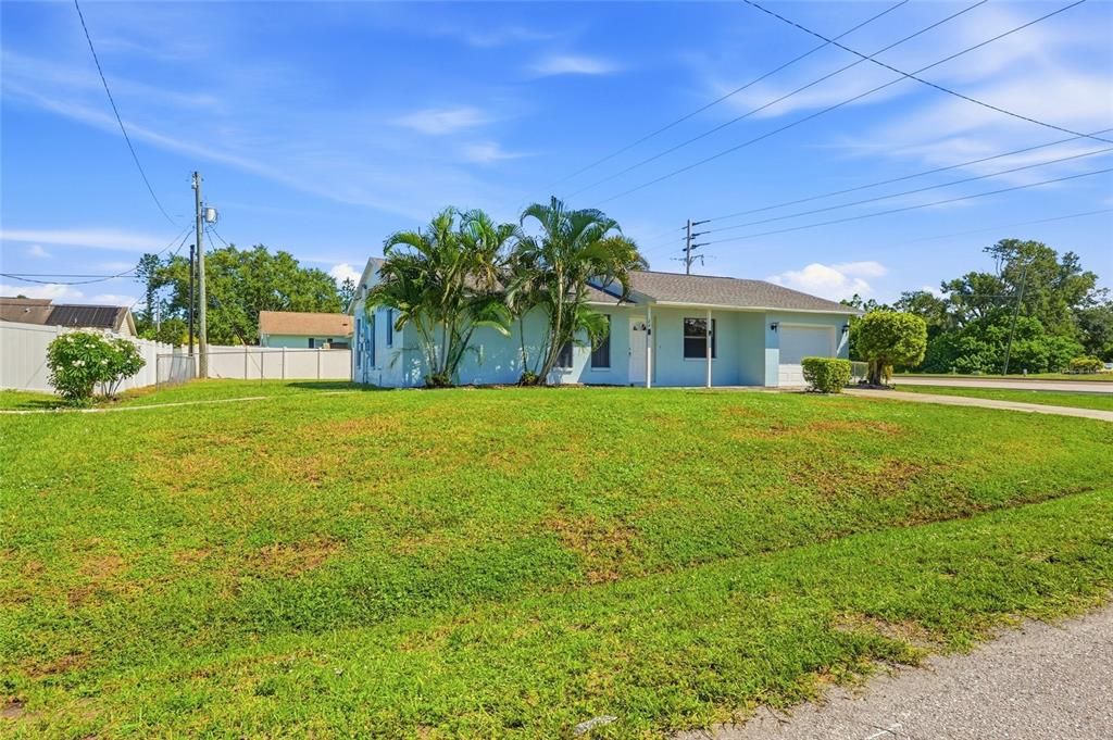 For Sale: $265,000 (2 beds, 2 baths, 1262 Square Feet)