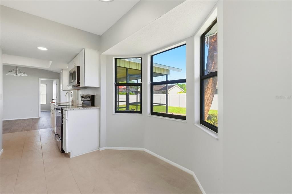 For Sale: $265,000 (2 beds, 2 baths, 1262 Square Feet)