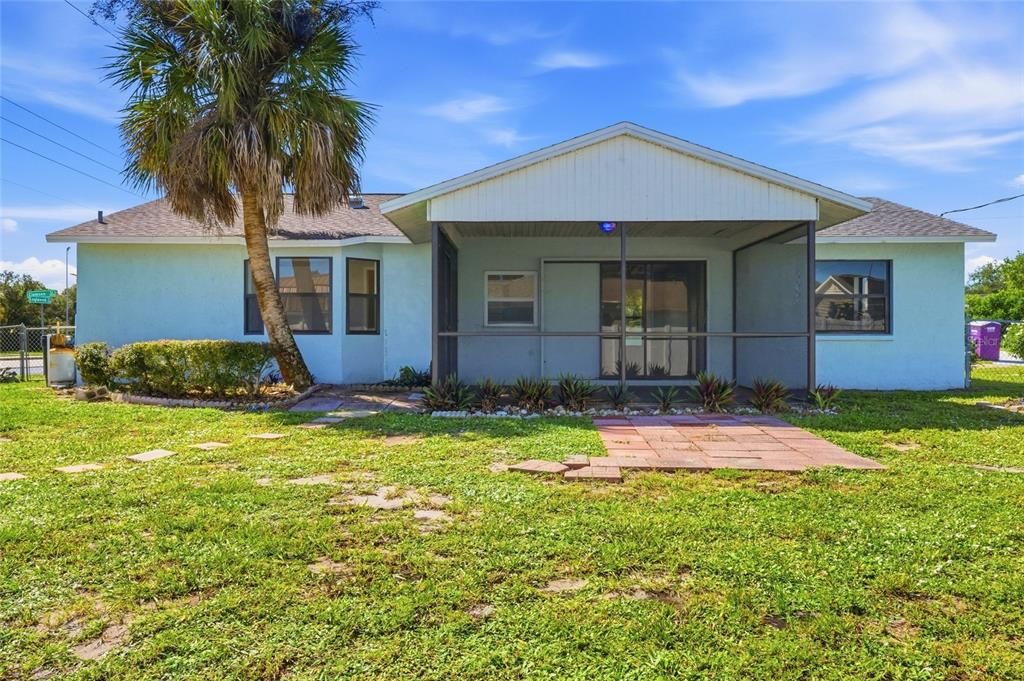 For Sale: $265,000 (2 beds, 2 baths, 1262 Square Feet)
