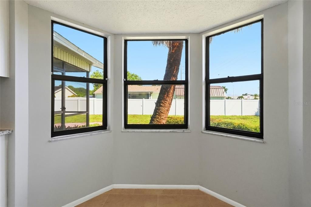 For Sale: $265,000 (2 beds, 2 baths, 1262 Square Feet)
