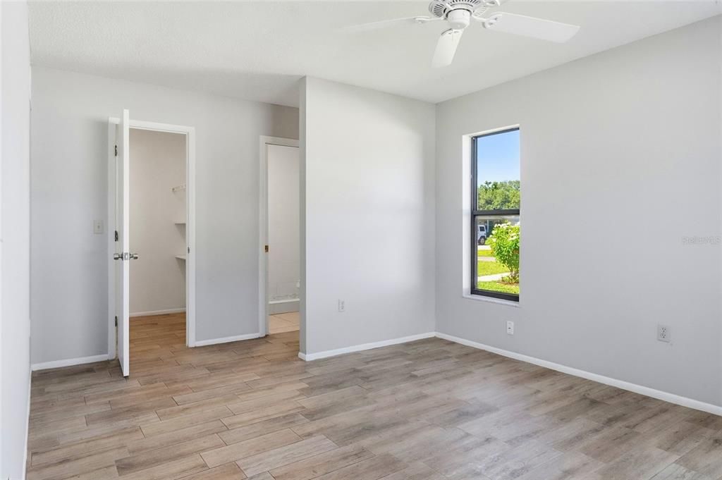 For Sale: $265,000 (2 beds, 2 baths, 1262 Square Feet)