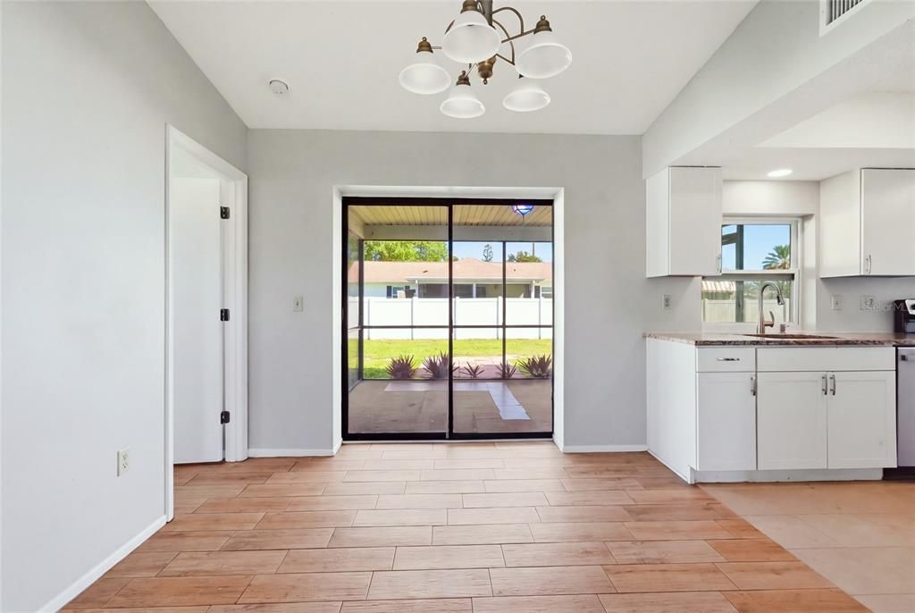 For Sale: $265,000 (2 beds, 2 baths, 1262 Square Feet)