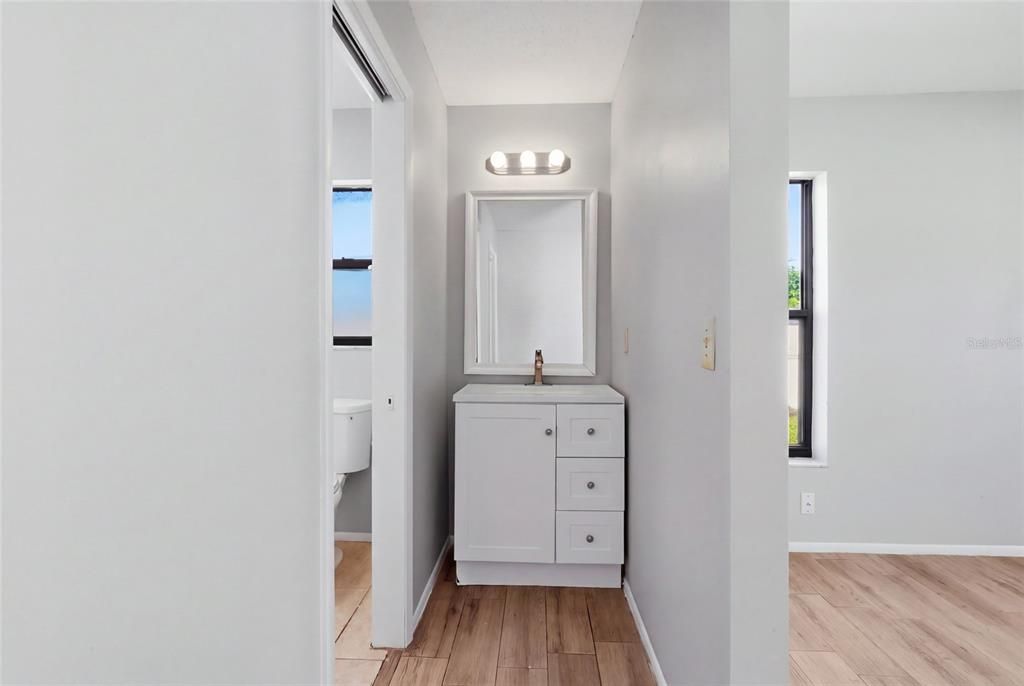 For Sale: $265,000 (2 beds, 2 baths, 1262 Square Feet)