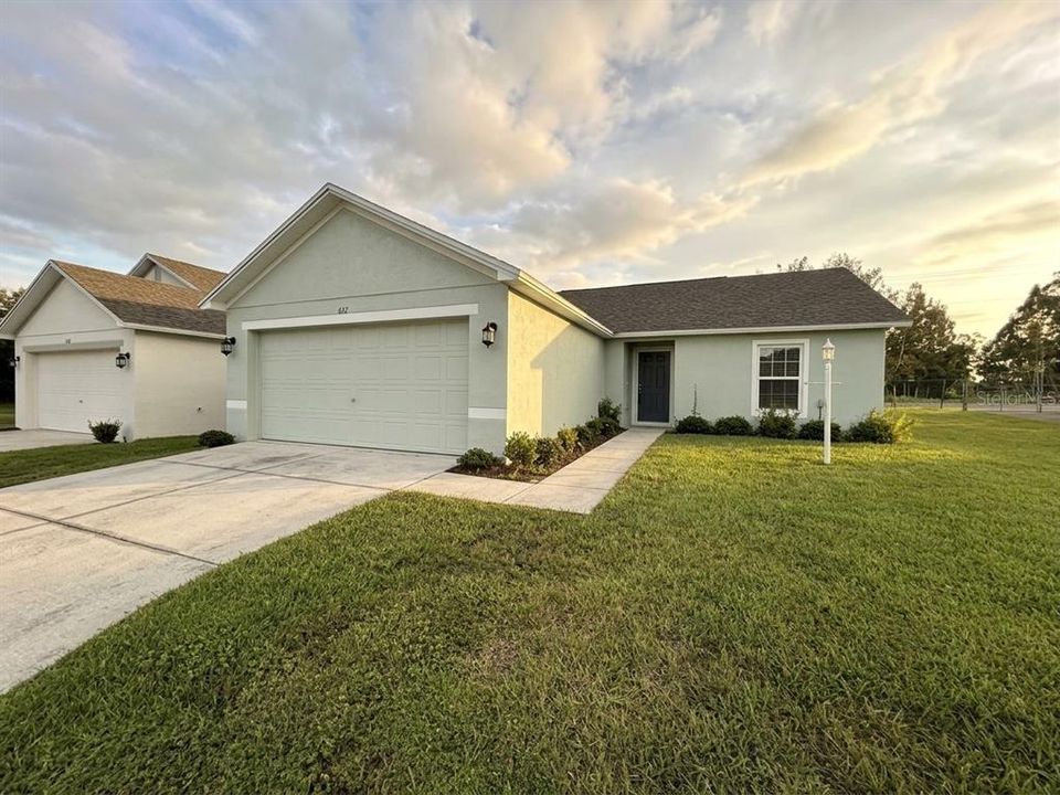 For Rent: $1,700 (3 beds, 2 baths, 1184 Square Feet)