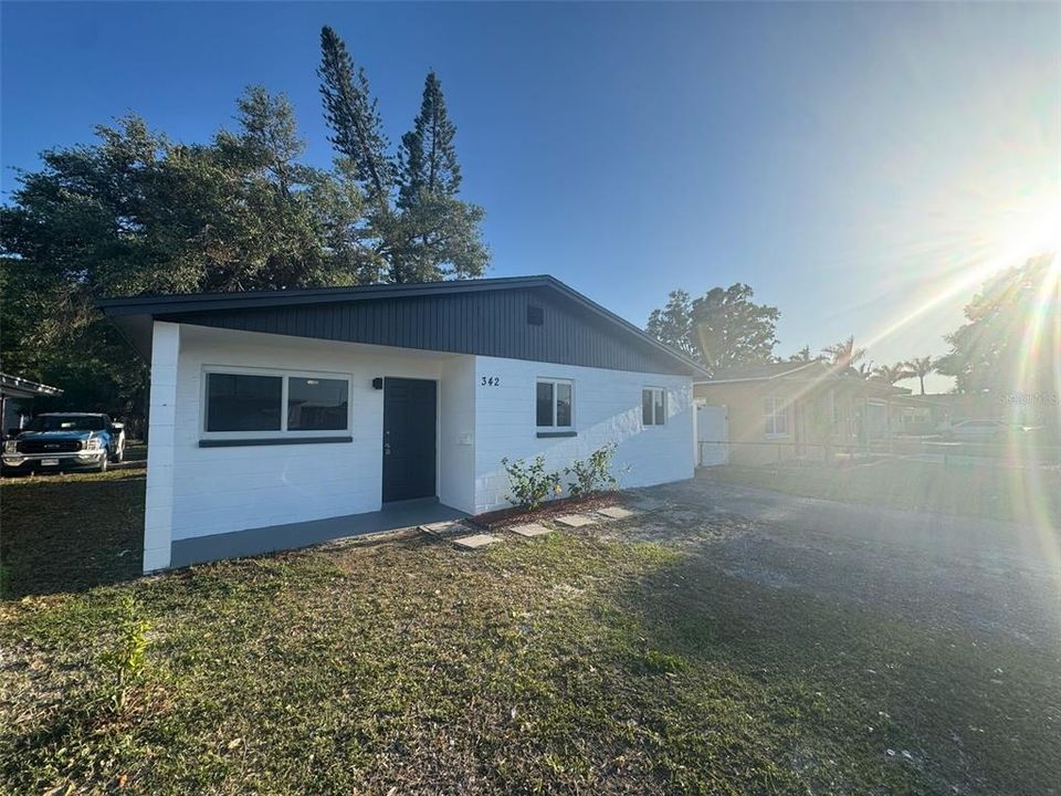For Sale: $255,000 (3 beds, 1 baths, 848 Square Feet)