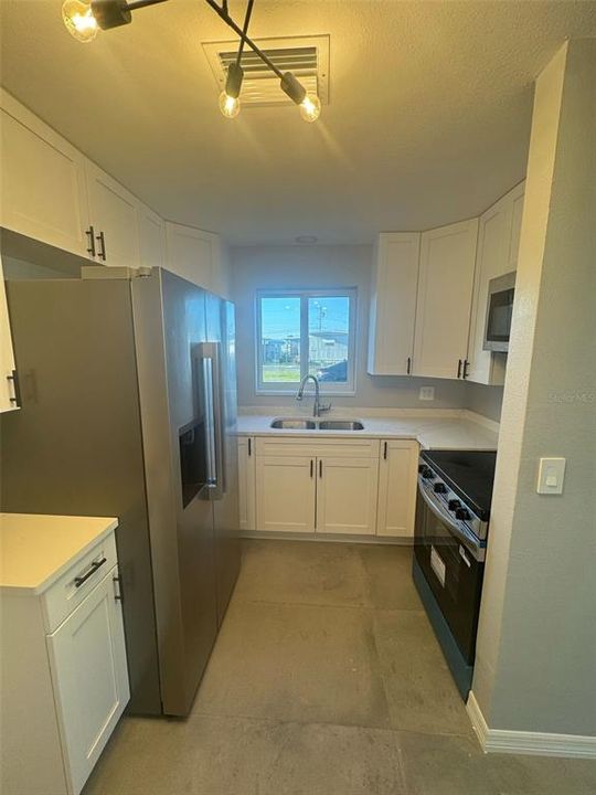 For Sale: $255,000 (3 beds, 1 baths, 848 Square Feet)
