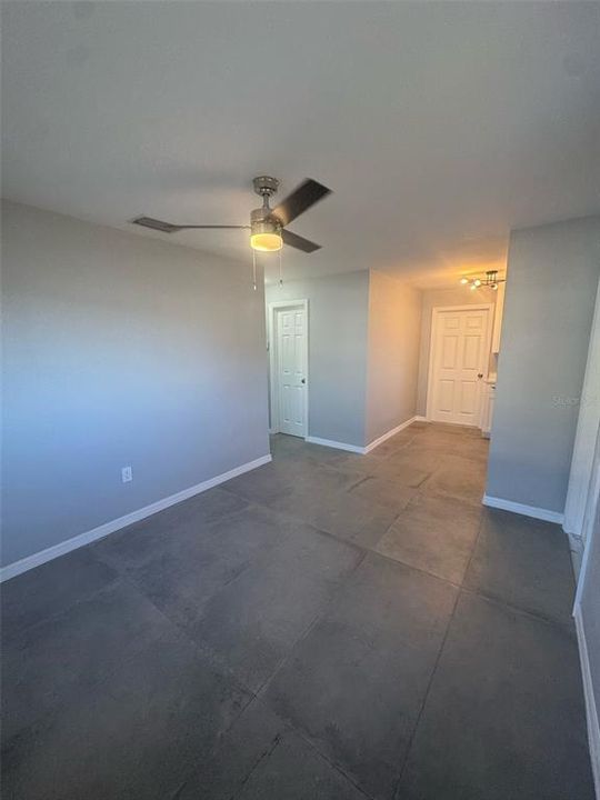 For Sale: $255,000 (3 beds, 1 baths, 848 Square Feet)