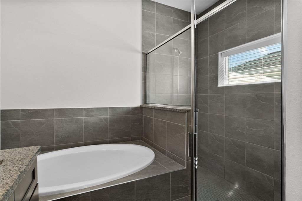 For Sale: $310,000 (4 beds, 2 baths, 1691 Square Feet)