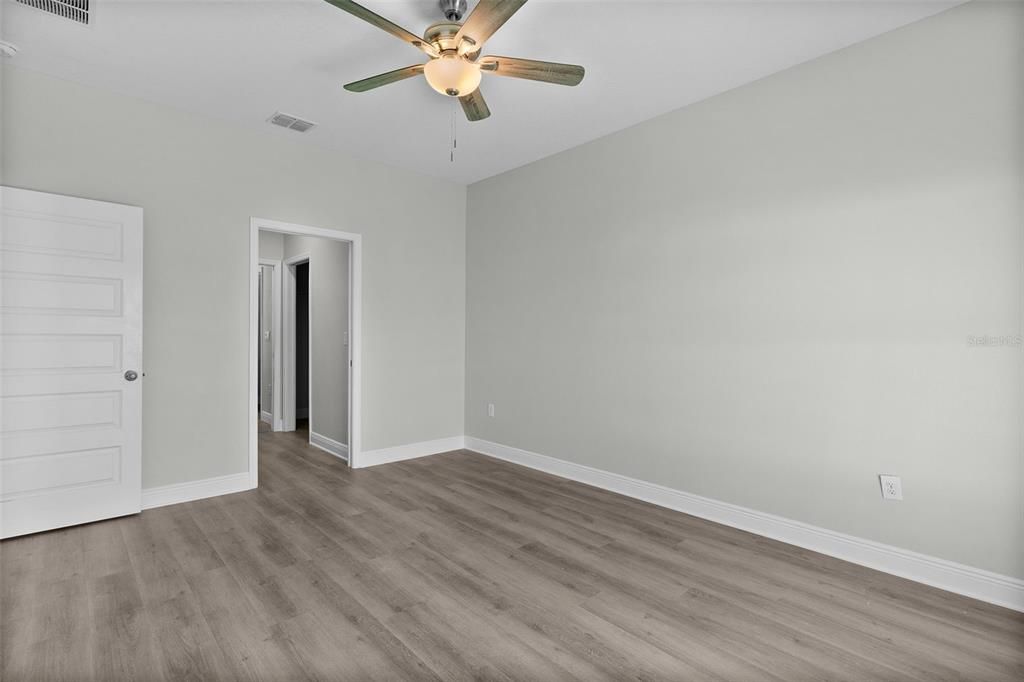 For Sale: $310,000 (4 beds, 2 baths, 1691 Square Feet)