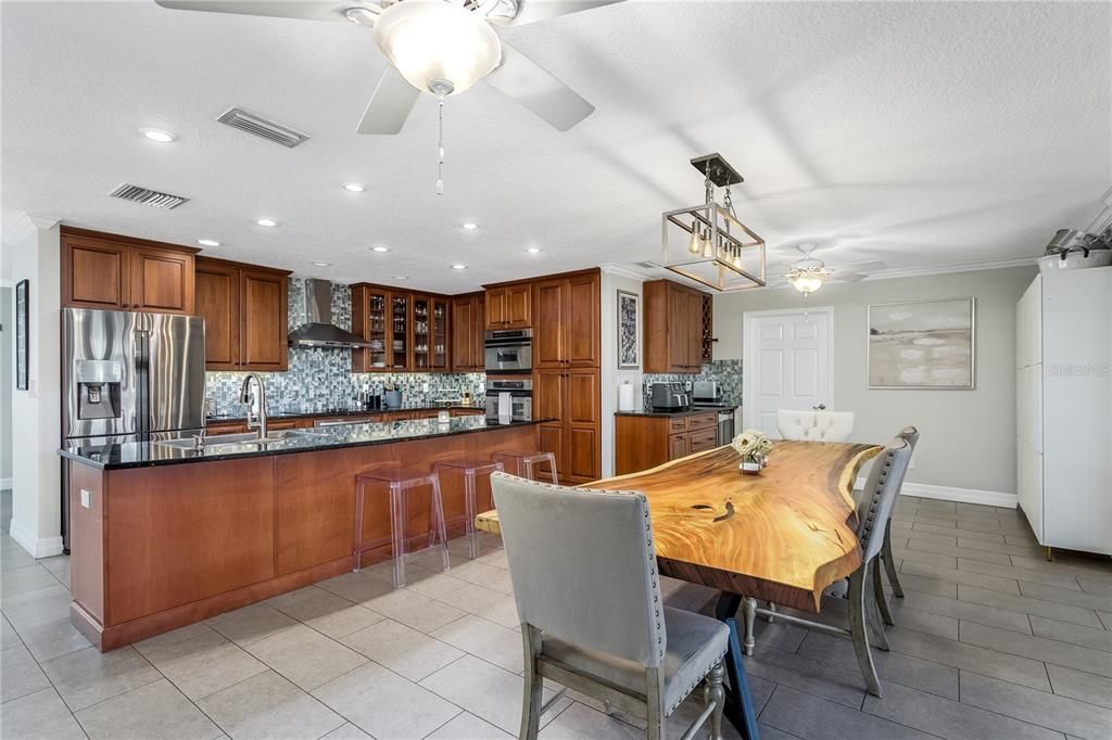 For Sale: $1,050,000 (5 beds, 3 baths, 3867 Square Feet)