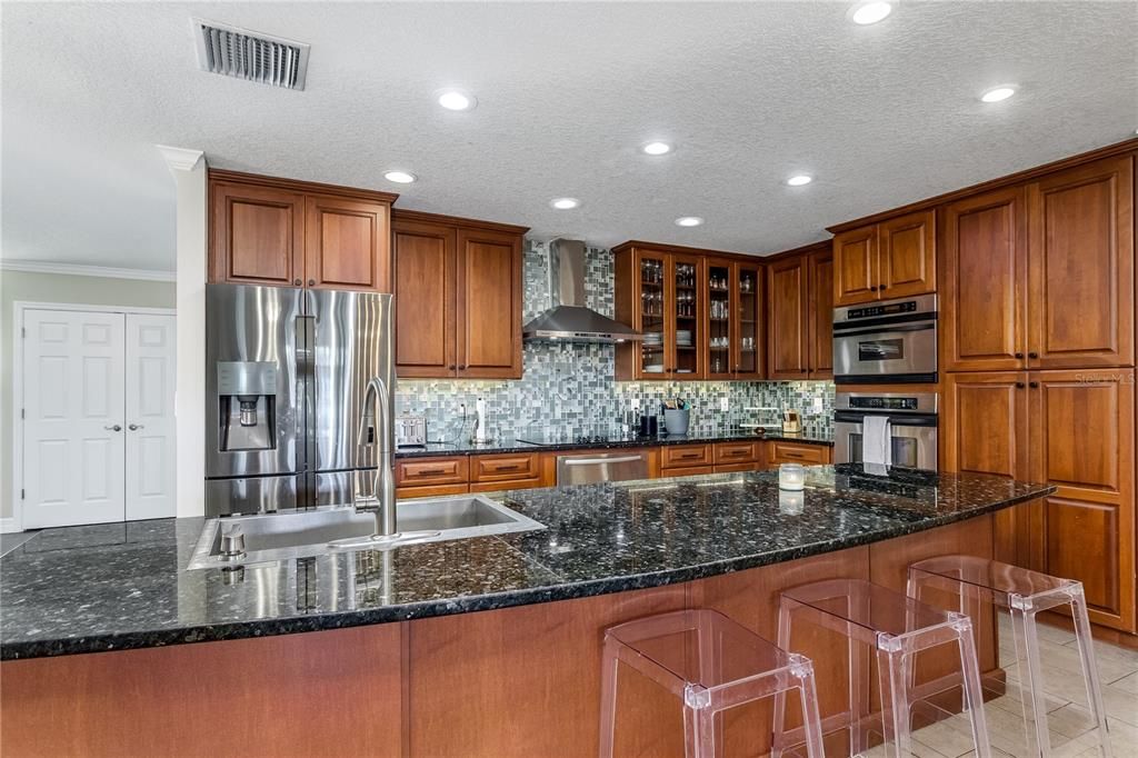 For Sale: $1,050,000 (5 beds, 3 baths, 3867 Square Feet)