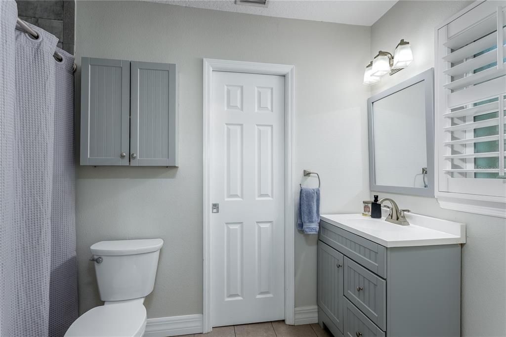 For Sale: $1,050,000 (5 beds, 3 baths, 3867 Square Feet)