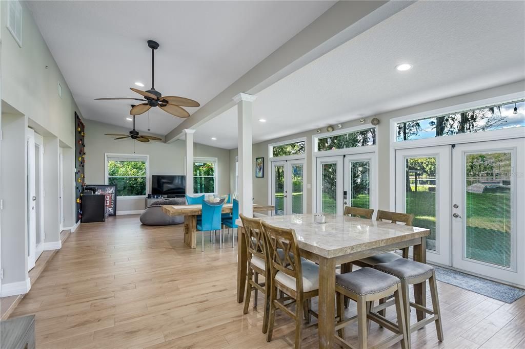 For Sale: $1,050,000 (5 beds, 3 baths, 3867 Square Feet)