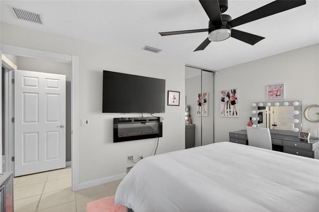 For Sale: $449,000 (2 beds, 2 baths, 1534 Square Feet)
