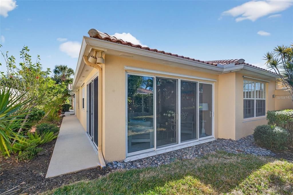 For Sale: $449,000 (2 beds, 2 baths, 1534 Square Feet)
