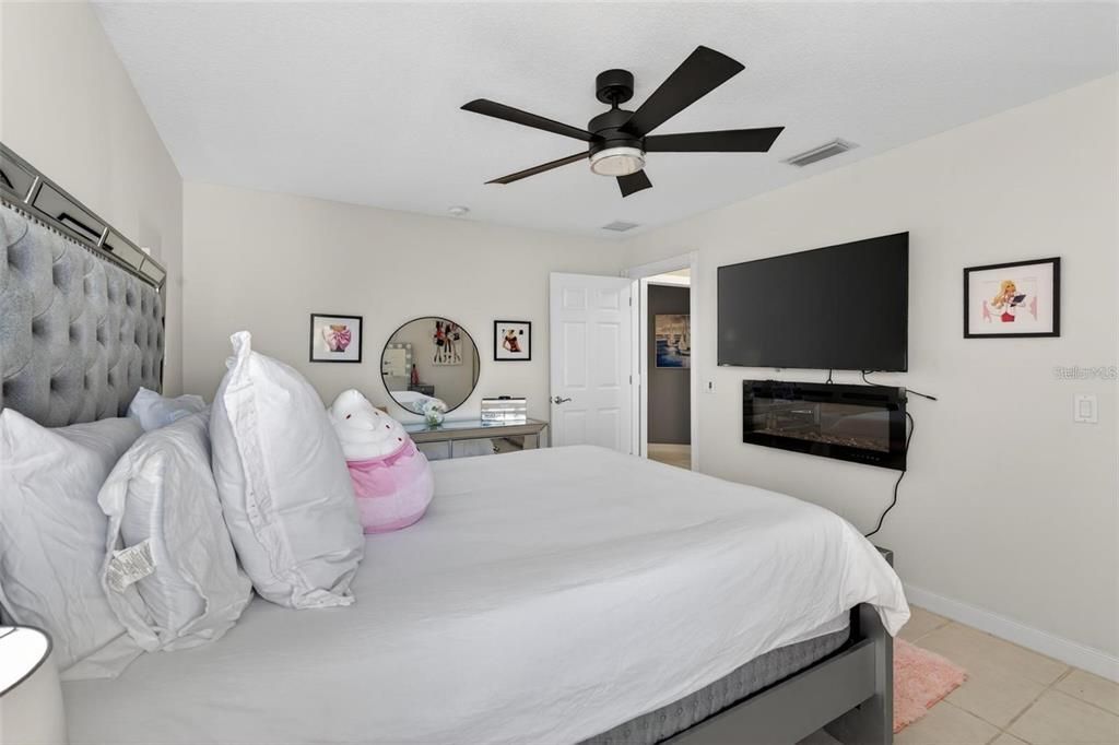 For Sale: $449,000 (2 beds, 2 baths, 1534 Square Feet)