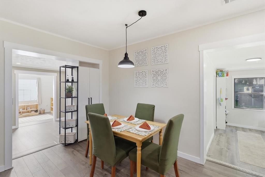 На продажу: $239,900 (3 спален, 2 ванн, 1707 Квадратных фут)