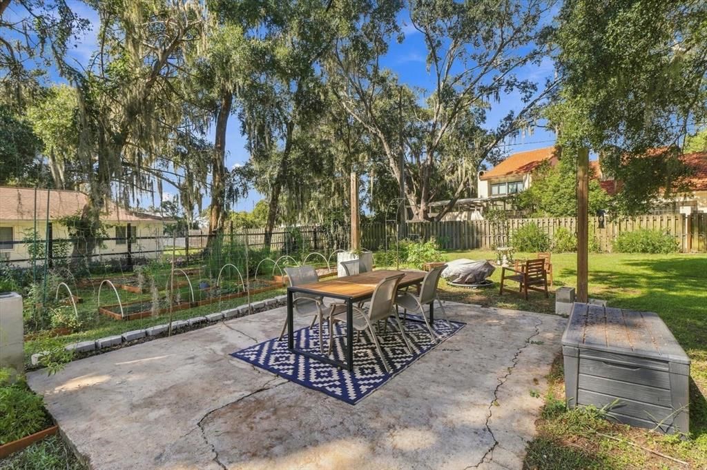 На продажу: $239,900 (3 спален, 2 ванн, 1707 Квадратных фут)